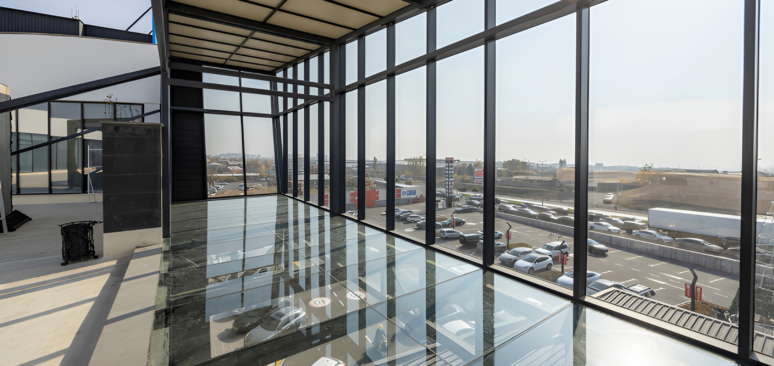 Homplex Hyper Mall303